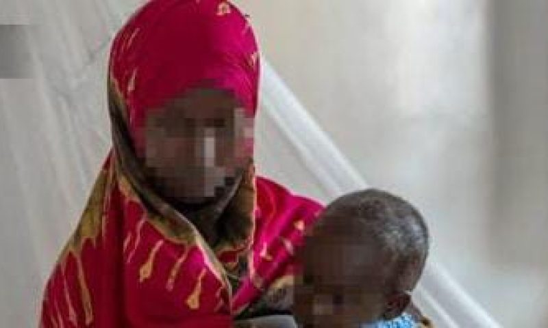 Somalia: Madre y su bebé son prisioneras de su propia familia por creer en Jesucristo